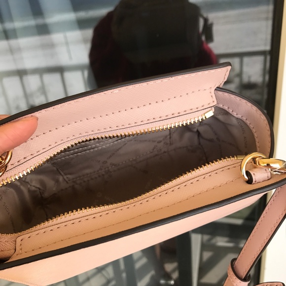 Michael Kors Selma pink Mini Leather Crossbody Bag - Picture 3 of 5